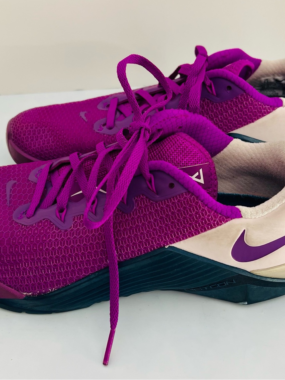 Nike Women's  Metcon 5 'Vivid Purple” Training Shoes - Size 8.5